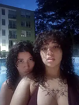 Chloe and Violeta online show from 07-08-26, 11:31