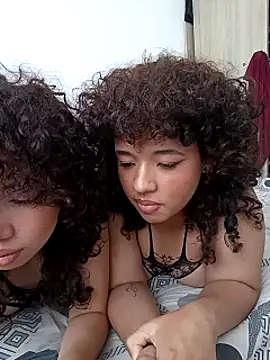 Chloe and Violeta online show from 07-10-26, 01:25