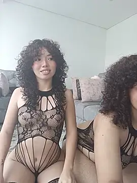 Chloe and Violeta online show from 07-25-26, 09:34