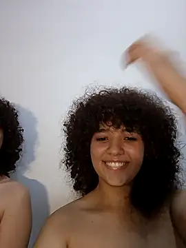 Chloe and Violeta online show from 07-27-26, 02:29