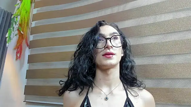 Snapshot of Shammy_rosse chatting on 07-09-26, 02:48 Shammy rosse online show from 07-09-26, 02:48