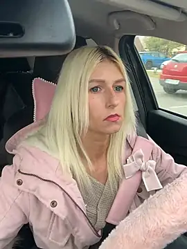 Snapshot of barbiplaymate chatting on 03-10-25, 08:59 barbiplaymate online show from 03-10-25, 08:59