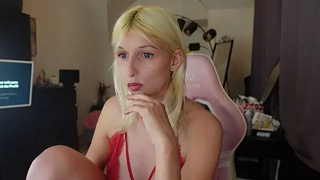 Snapshot of barbiplaymate chatting on 02-11-26, 06:13 barbiplaymate online show from 02-11-26, 06:13