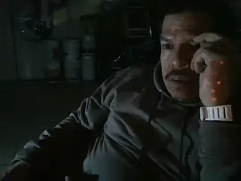 Snapshot of Oskr2024XXX chatting on 01-28-25, 05:43 Oskr2024XXX online show from 01-28-25, 05:43