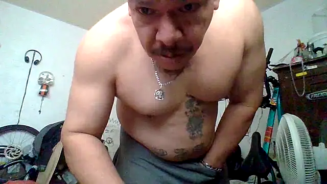 Snapshot of Oskr2024XXX chatting on 10-29-25, 07:48 Oskr2024XXX online show from 10-29-25, 07:48