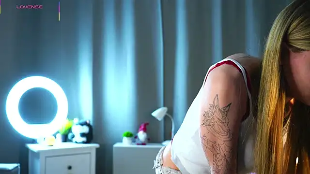 LesleeOpenshaw online show from 04-19-26, 06:10