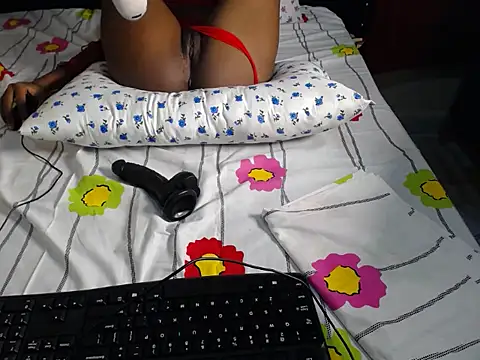 Molly1333 online show from 04-15-26, 08:09