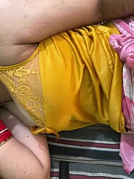 Snapshot of Cute_maari chatting on 05-28-26, 10:40 Cute maari online show from 05-28-26, 10:40