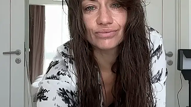 missRorian online show from 04-15-26, 04:52