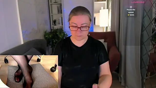Snapshot of Alexandra_Kind chatting on 05-31-26, 08:54 Alexandra Kind online show from 05-31-26, 08:54