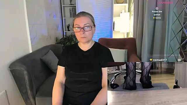 Snapshot of Alexandra_Kind chatting on 06-08-26, 01:28 Alexandra Kind online show from 06-08-26, 01:28