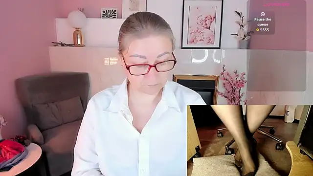 Alexandra Kind online show from 07-16-26, 08:37