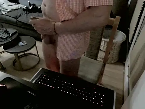 KoneserZmyslow online show from 07-15-26, 10:48