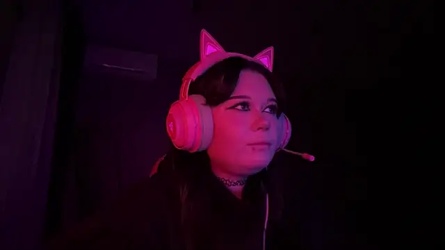 Alinalovelove online show from 04-15-26, 05:09