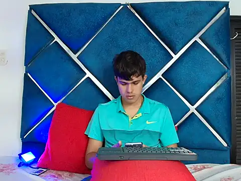 EdwinBoys online show from 05-01-26, 01:48