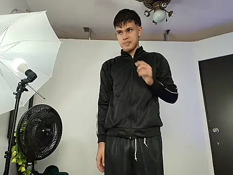 EdwinBoys online show from 05-18-26, 01:39
