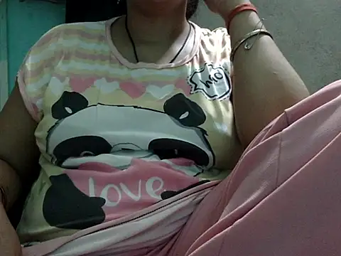Snapshot of Sexy_Mahekk chatting on 05-21-26, 04:25 Sexy Mahekk online show from 05-21-26, 04:25