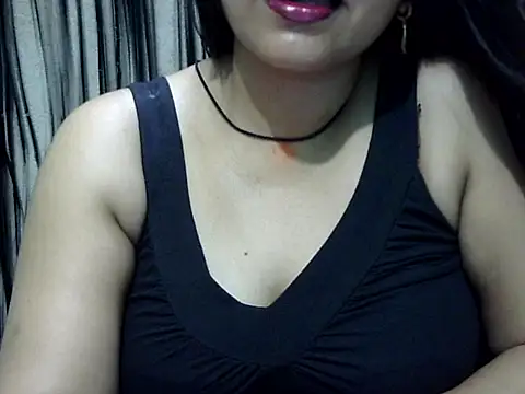 Snapshot of Sexy_Mahekk chatting on 06-10-26, 08:02 Sexy Mahekk online show from 06-10-26, 08:02