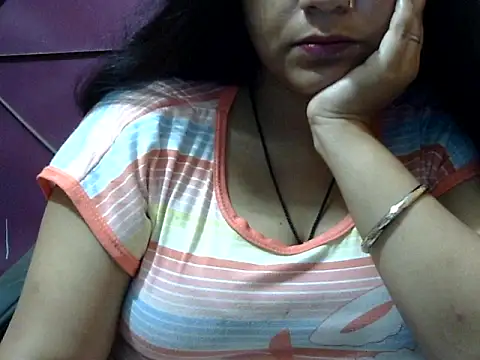 Snapshot of Sexy_Mahekk chatting on 08-09-26, 06:57 Sexy Mahekk online show from 08-09-26, 06:57