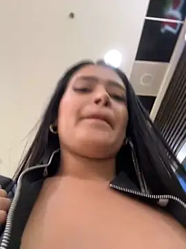 Snapshot of Sara_fun chatting on 01-15-25, 07:34 Sara fun online show from 01-15-25, 07:34