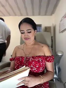 Snapshot of Sara_fun chatting on 03-09-25, 05:11 Sara fun online show from 03-09-25, 05:11