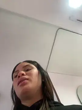 AuroraMoore Pink online show from 04-23-26, 11:20