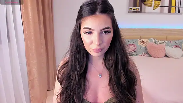 Snapshot of CandyElla_ chatting on 08-04-26, 08:00 CandyElla online show from 08-04-26, 08:00