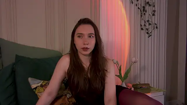 Suzaneey online show from 06-08-26, 06:52