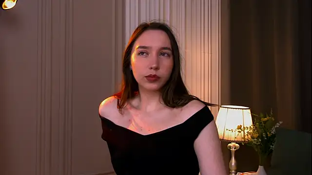 Suzaneey online show from 06-26-26, 07:18