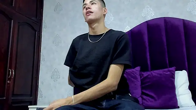 Daniel Loveer online show from 04-27-26, 03:10