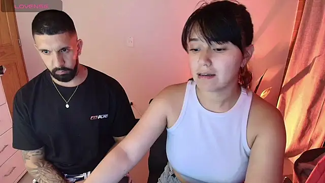 Snapshot of Alyssa_and_DAngelo chatting on 04-30-26, 01:45 Alyssa and DAngelo online show from 04-30-26, 01:45