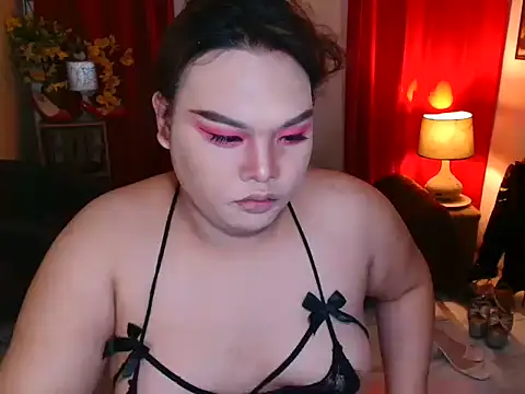 Snapshot of MargaretLim chatting on 06-17-26, 12:46 MargaretLim online show from 06-17-26, 12:46