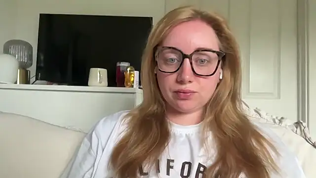 arielsweetieee online show from 06-06-26, 07:02