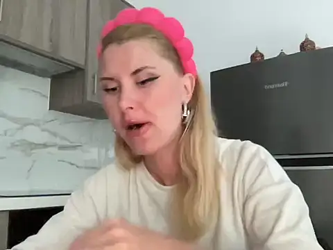 Monica-Arden online show from 04-28-26, 03:06