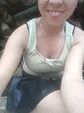 Snapshot of Zara-Lina chatting on 04-25-26, 10:40 Zara-Lina online show from 04-25-26, 10:40