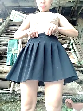 Snapshot of Zara-Lina chatting on 05-14-26, 10:22 Zara-Lina online show from 05-14-26, 10:22