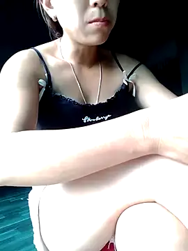 Snapshot of Zara-Lina chatting on 05-19-26, 01:56 Zara-Lina online show from 05-19-26, 01:56