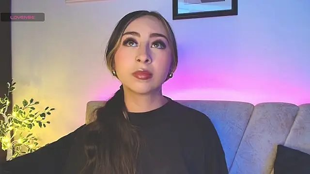 Cloe martinezz  online show from 04-25-26, 05:21