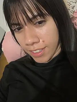 Snapshot of drea-an chatting on 05-08-26, 03:01 drea-an online show from 05-08-26, 03:01