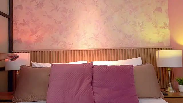 Snapshot of Darcy_glow_ chatting on 07-11-26, 11:46 Darcy glow online show from 07-11-26, 11:46
