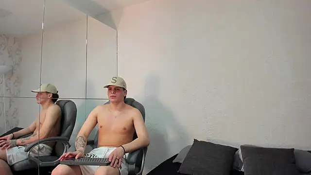 Liam Cyrus online show from 04-19-26, 03:28