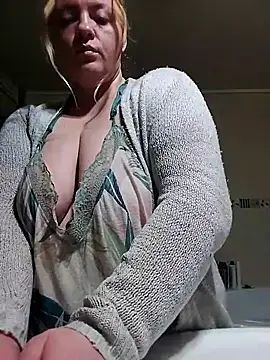 BigBoobsMia123 online show from 04-16-26, 09:39