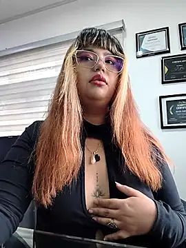 Snapshot of BelleVivianne chatting on 04-25-26, 01:03 BelleVivianne online show from 04-25-26, 01:03