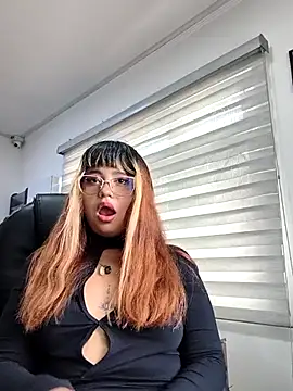 Snapshot of BelleVivianne chatting on 04-25-26, 01:41 BelleVivianne online show from 04-25-26, 01:41