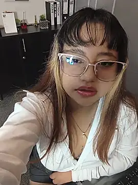 Snapshot of BelleVivianne chatting on 05-26-26, 12:56 BelleVivianne online show from 05-26-26, 12:56