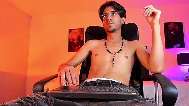 Dannyperlaza online show from 04-28-26, 02:38