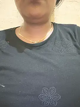 Snapshot of Newragini chatting on 05-16-26, 06:43 Newragini online show from 05-16-26, 06:43