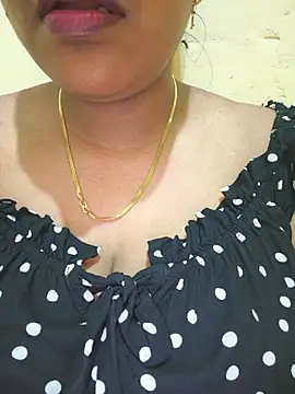 Snapshot of Newragini chatting on 05-16-26, 05:34 Newragini online show from 05-16-26, 05:34