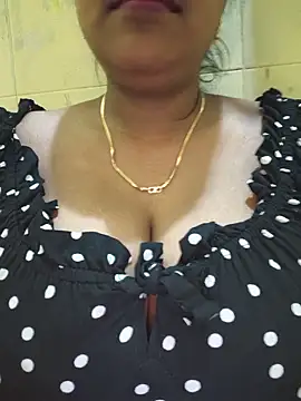 Snapshot of Newragini chatting on 05-20-26, 10:38 Newragini online show from 05-20-26, 10:38