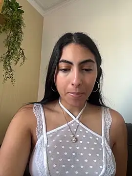 Snapshot of Lily_Rush chatting on 06-11-26, 01:09 Lily Rush online show from 06-11-26, 01:09